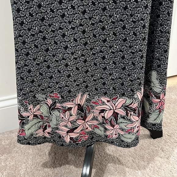 Max Studio Floral Print Wrap Maxi Dress - Picture 6 of 12